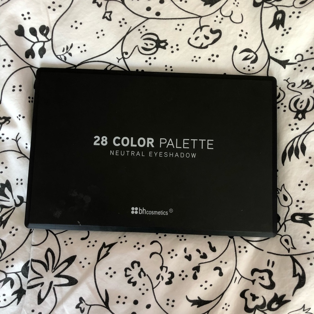 BH Cosmetics Neutrals Eyeshadow palette
